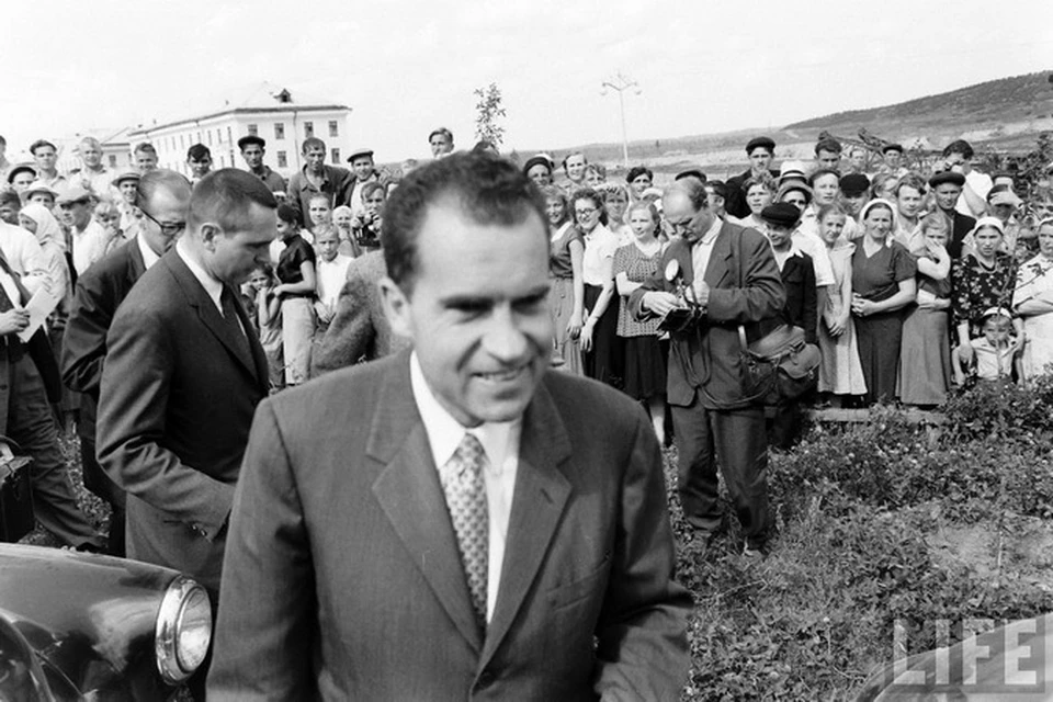 Ричард Никсон немало поездил по Новосибирску и окрестностям...