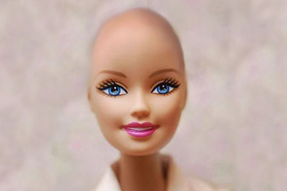 Кукла предназначена девочкам, потерявшим волосы после химиотерапии или других болезней.