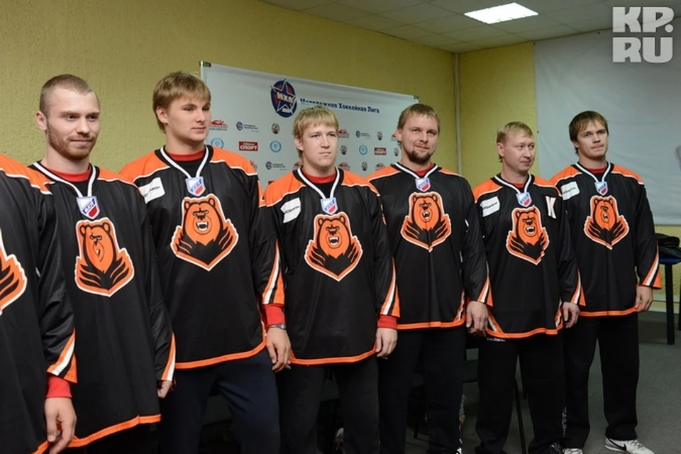 Команда образца сезона 2012-13 годов как никогда сочетает в себе сплав опыта и молодости. Тут есть и очень молодые хоккеисты и настоящие хоккейные "дядьки". По замыслу руководства и тренеров это должно принести свои плоды.