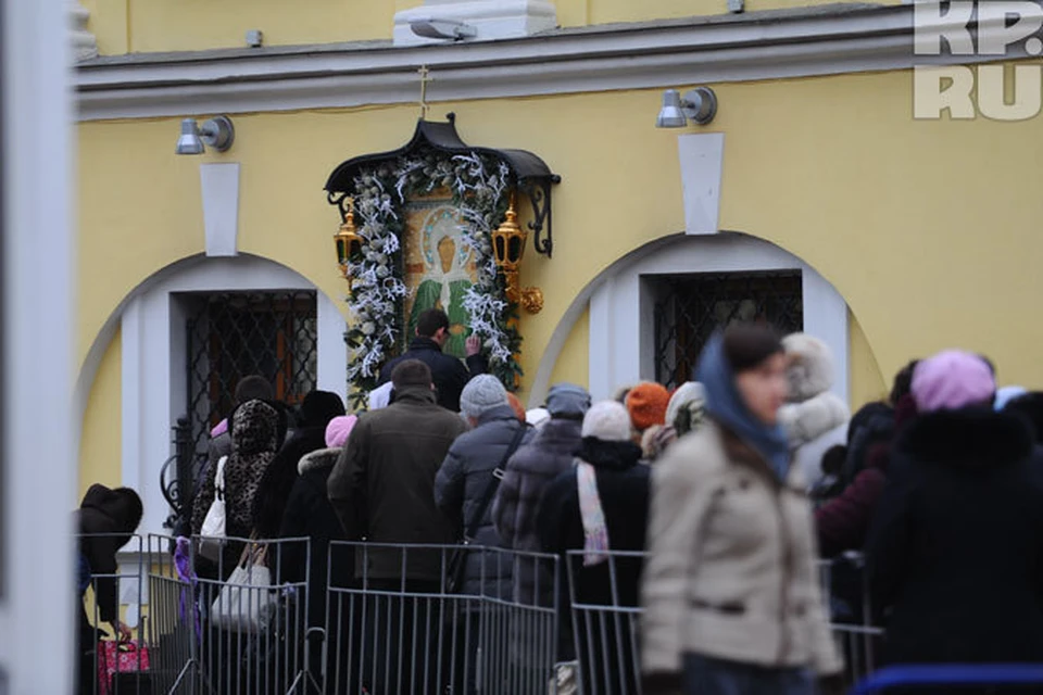 Свидетельств помощи блаженной Матроны достаточно много собрано в Покровском храме в Москве, где и находится ее гробница