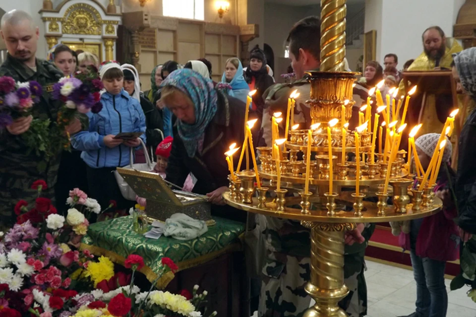В Воскресенском кафедральном соборе первый день открытого доступа к мощам Святой Матроны Московской