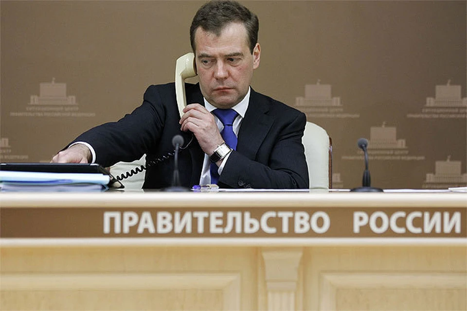 Дмитрий Медведев поддерживает законопроект о десятикратном увеличении штрафов за продажу алкоголя детям