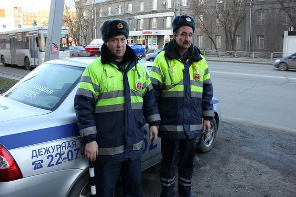 Благодаря инспекторам ДПС Евгению Скубко и Андрею Хлебникову малыша успели довезти в больницу.