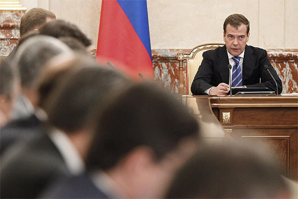 Дмитрий Медведев обсудил с кабинетом министров проблемы российского судостроения