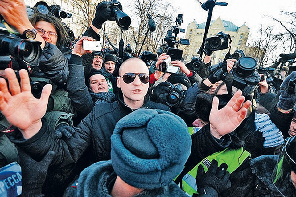 Лидер Левого фронта Сергей Удальцов купался в лучах славы. Для него митинг удался.