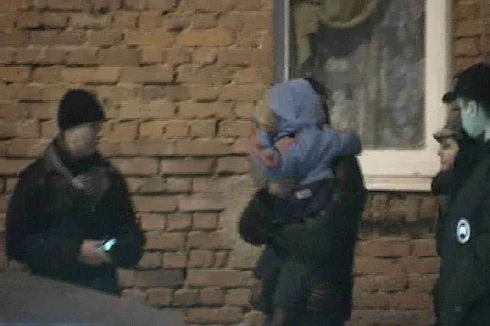 Мужчина, взявший в заложники 3-летнего сына в Тульской области: «Если вы начнете штурм, я отрежу ребенку голову»