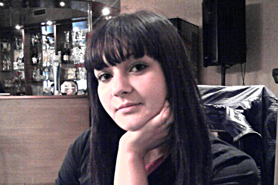 19-летняя Нина Шестакова погибла под колесами иномарки, которая врезалась поздним вечером в остановку транспорта.