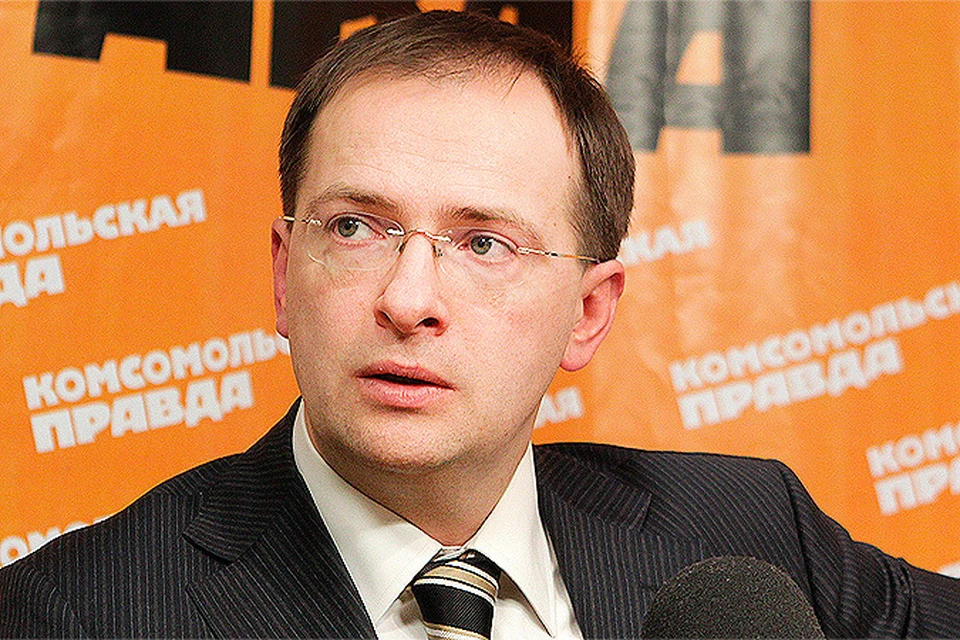 Министр культуры Владимир Мединский высказал мнение, что кинофакультатив «100 лучших фильмов» может стать самым любимым уроком в школе после физкультуры.