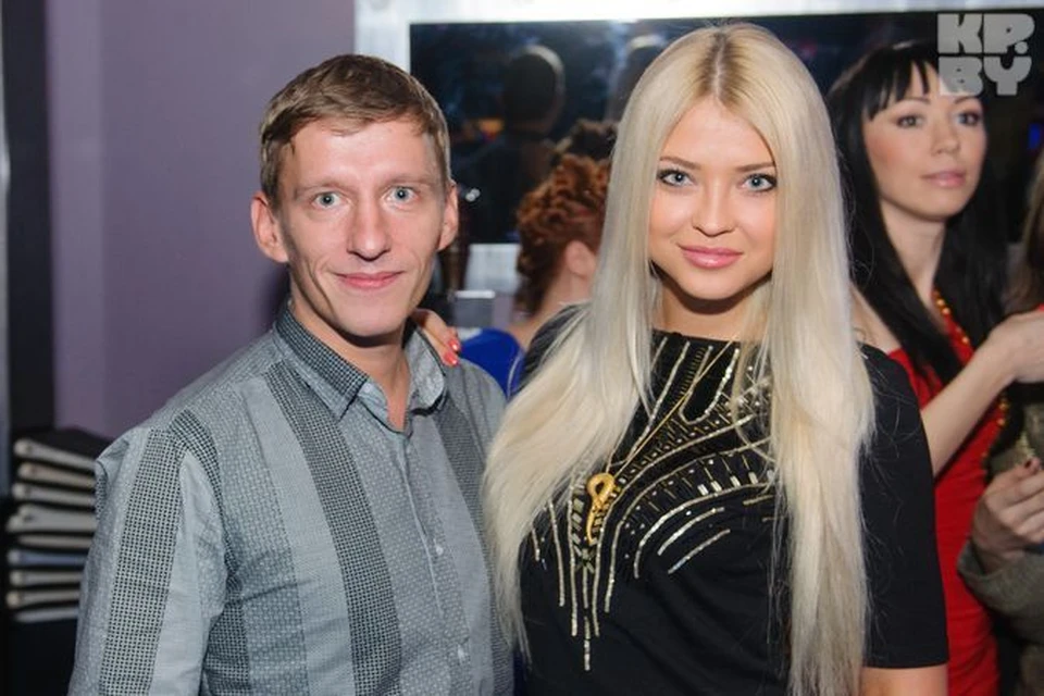 Макс Алейников оставил поиски (на фото - вместе с солисткой "Топлесс" Светланой Лис)