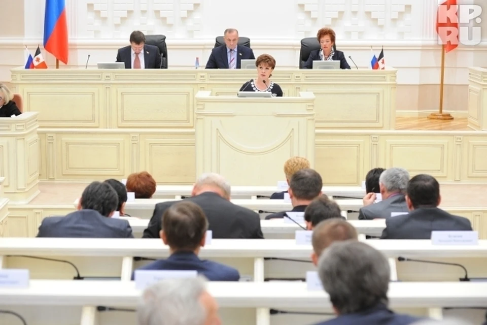 Депутаты Государственной Думы от Удмуртии отчитались по доходам за 2012 год