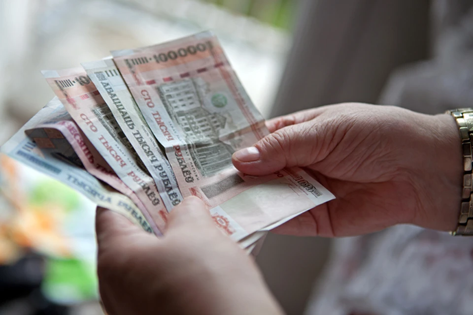 К концу года средняя зарплата в Беларуси будет 700 долларов?