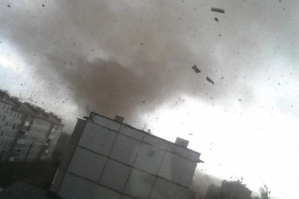 Очевидец урагана в Ефремове: «Я увидел надвигающуюся воронку и на меня упала стена дома»
