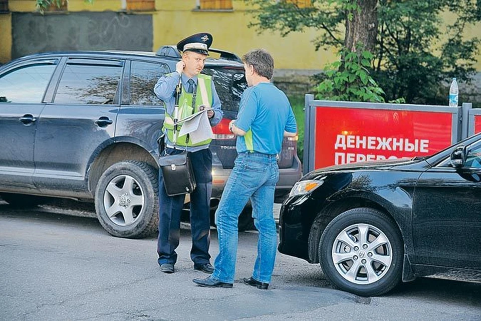 - А ведь от тебя, голубчик, попахивает на хорошую сумму.