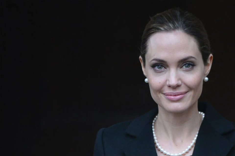 Благодаря популярности Анжелины Джоли в США резко вырос спрос на диагностику с определением гена BRCA1.