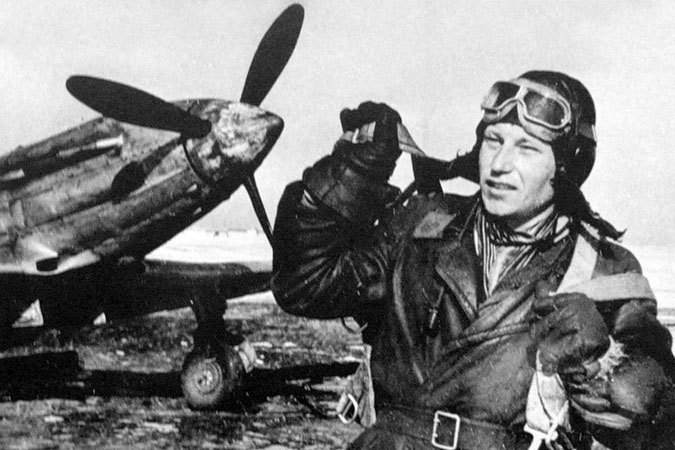 Вечная память летчикам Великой Отечественной. С кем из них сражаться в битве?