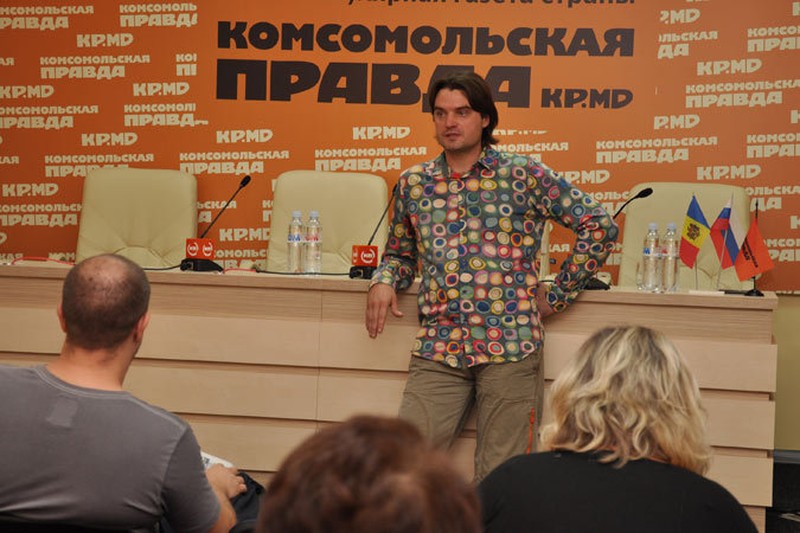 Ректор Института НЛП в Молдове Михаил АНТОНЧИК проводит мастер-класс на тему: «Как побороть страхи и избавиться от фобий»