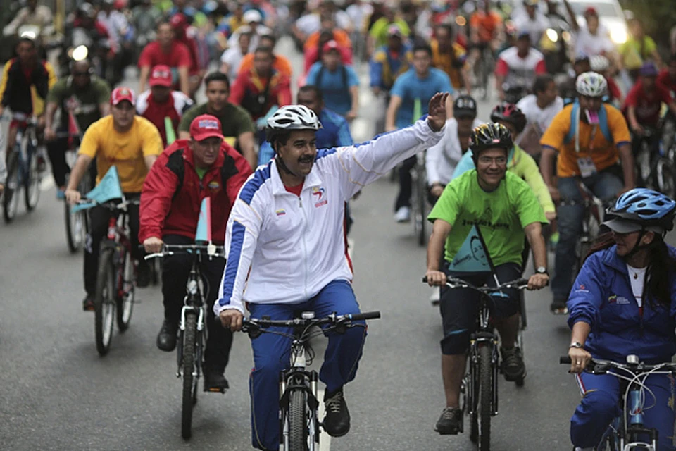 Поднявшись, Мадуро признался, что «чуть не умер от смеха»