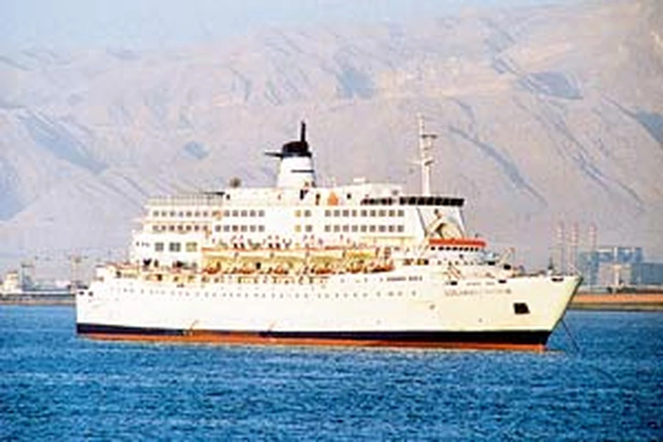 Теперь этот красавец паром покоится на морском дне...
