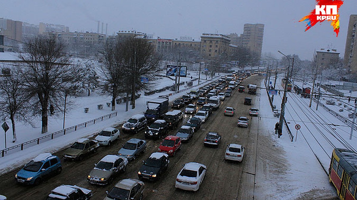 И вновь продолжается снег. И в городе вновь не пройти - KP.RU