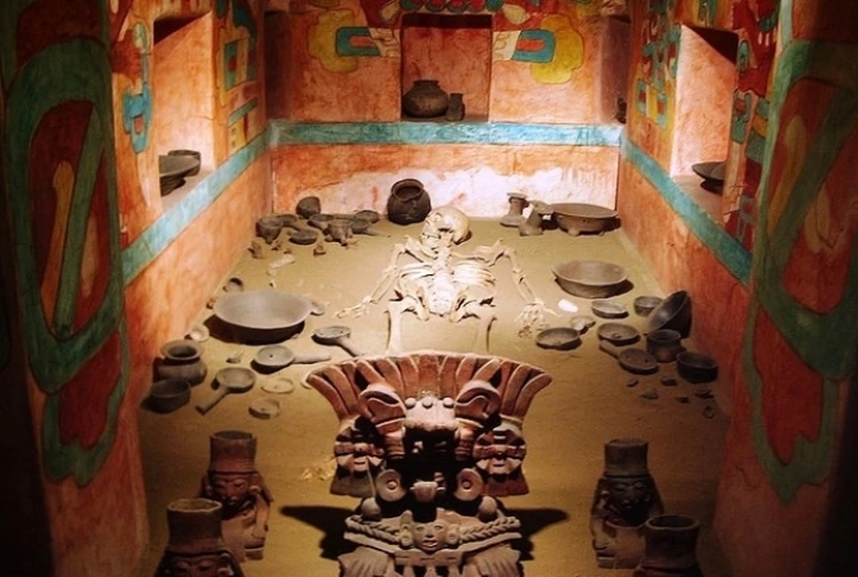 9 января 1932 года археолог Альфонсо Касо на юге Мексики обнаружил  клад XIII века