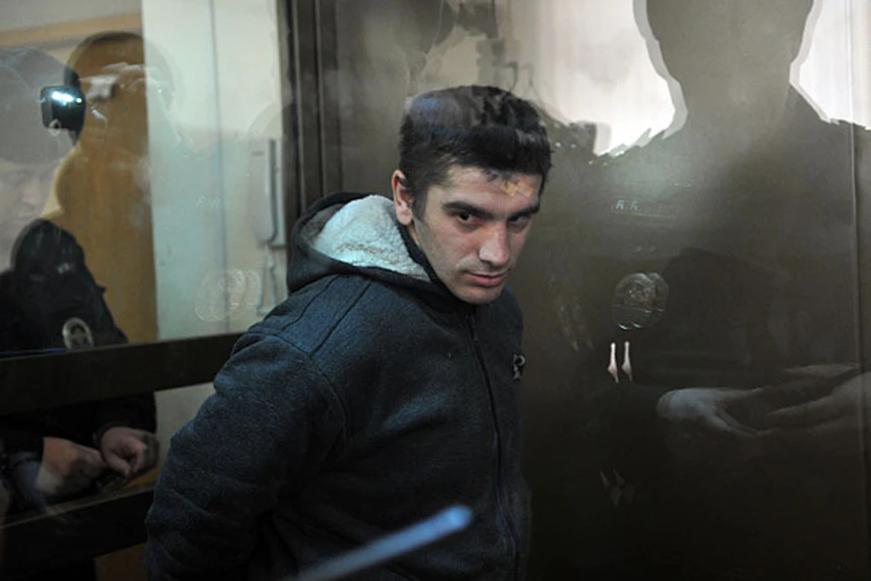 Магомед окончил один класс в обычной школе, а потом был переведен в специализированный интернат. Со слов отца, сын так и не научился читать и писать