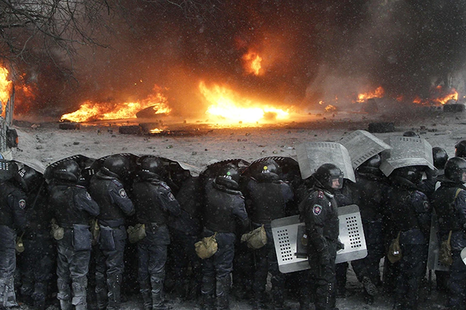Гриценко призвал всех, кто имеет легальное оружие, выйти на защиту Майдана