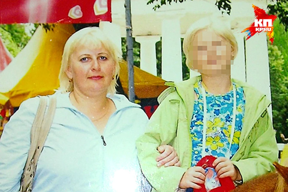 Светлана выпала из кабинки, когда вагончики мчались по второму, среднему, ярусу и упала с трехметровой высоты.