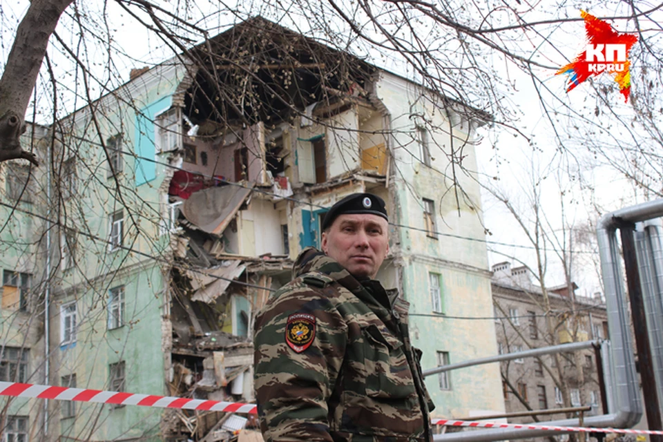 В доме № 32 на улице Самочкина обрушилось правое крыло. К счастью, никто из жителей не пострадал.