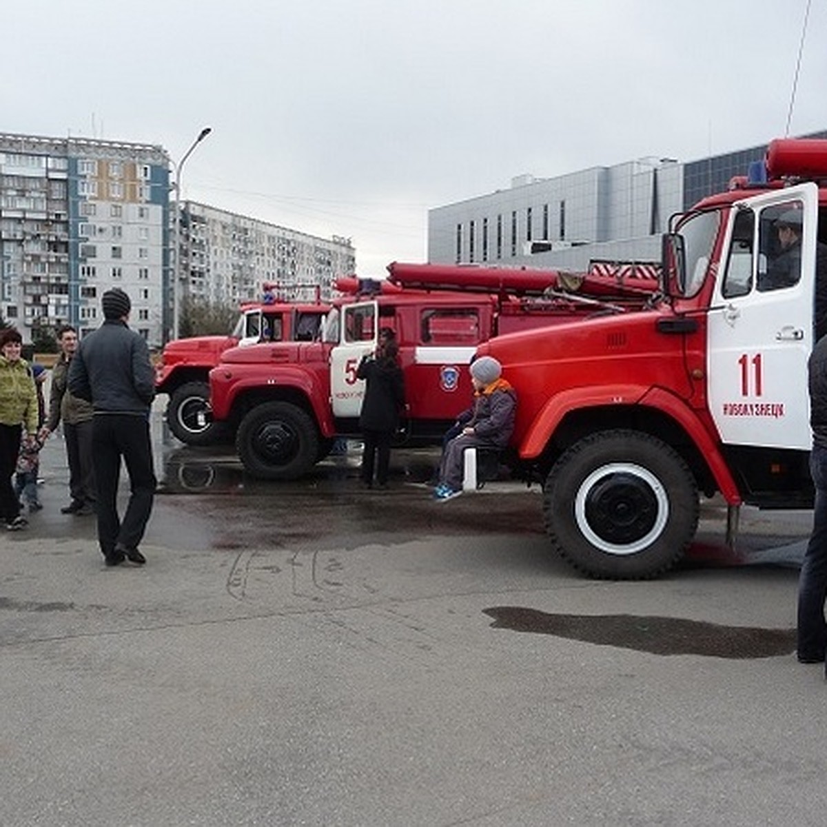 В Новокузнецке прошел парад пожарной техники - KP.RU