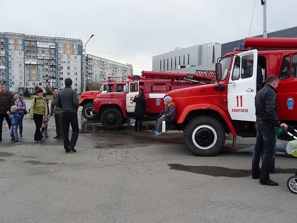 В Новокузнецке прошел парад пожарной техники - KP.RU