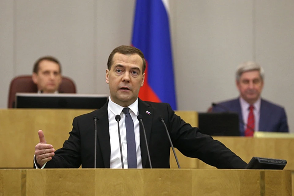 По словам Медведева, Россия в связи с присоединением Крыма впервые оказалась в условиях тройного давления
