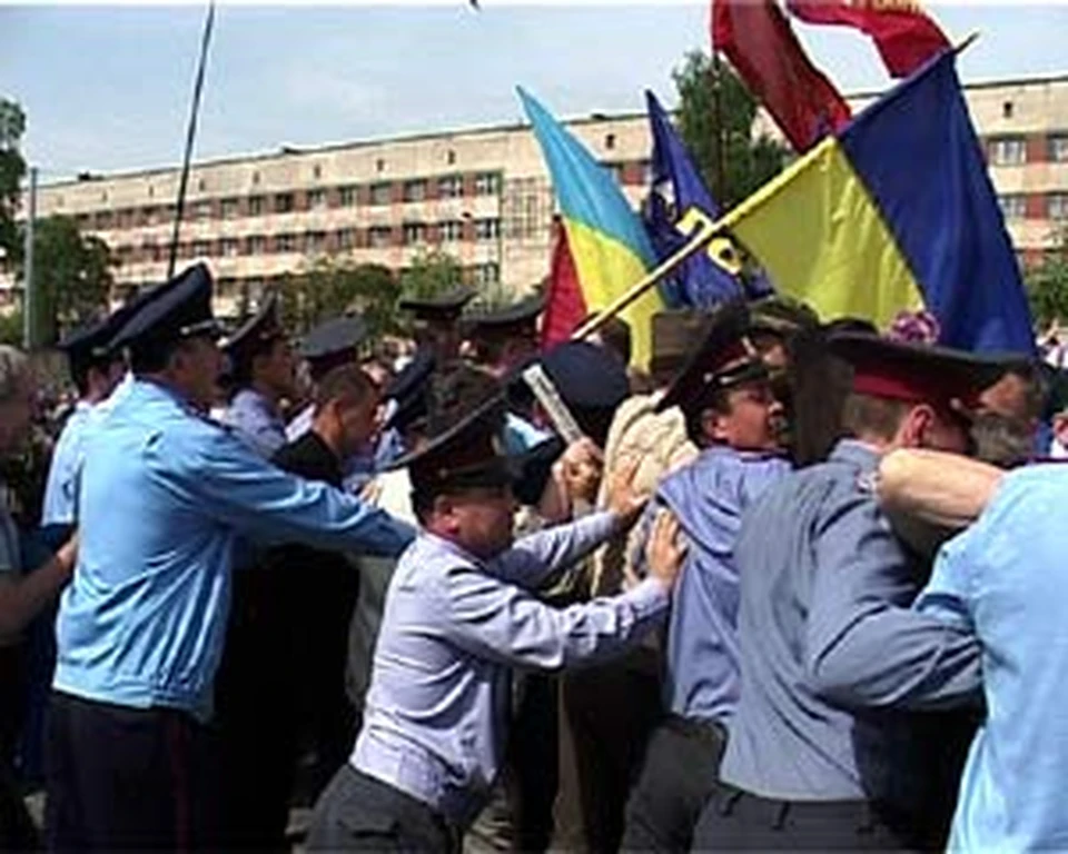 Львовская милиция «зачищает» фронтовиков.