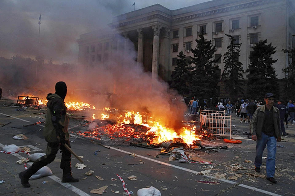 МВД Украины выдвинуло фантастическую версию, будто сгоревшие в Доме профсоюзов Одессы подожгли себя сами
