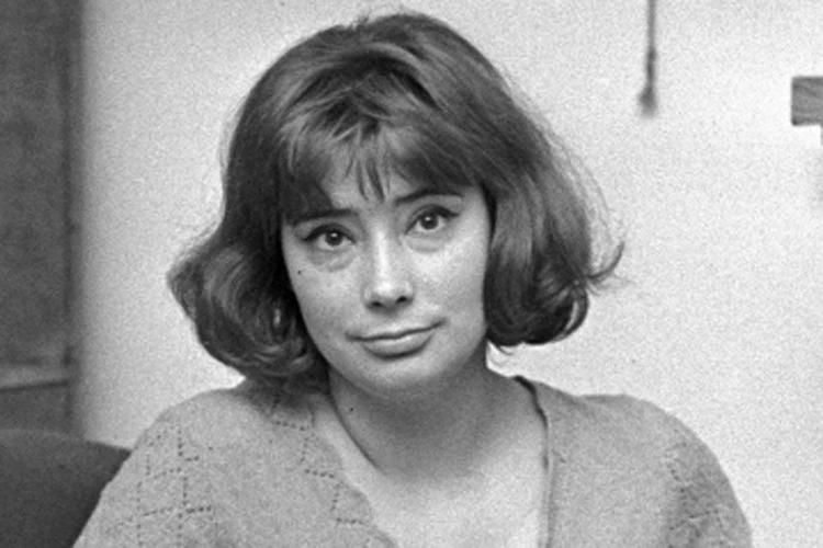 "Я не была ни партийная, ни комсомолка, я была актриса"