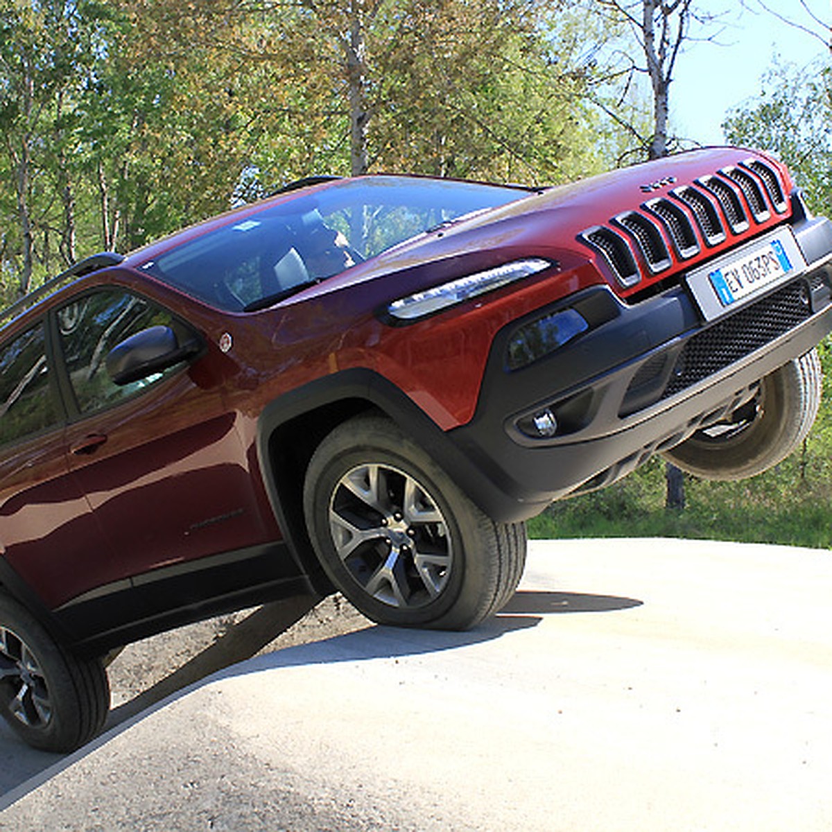 Тест-драйв Jeep Cherokee: третьим будешь - KP.RU