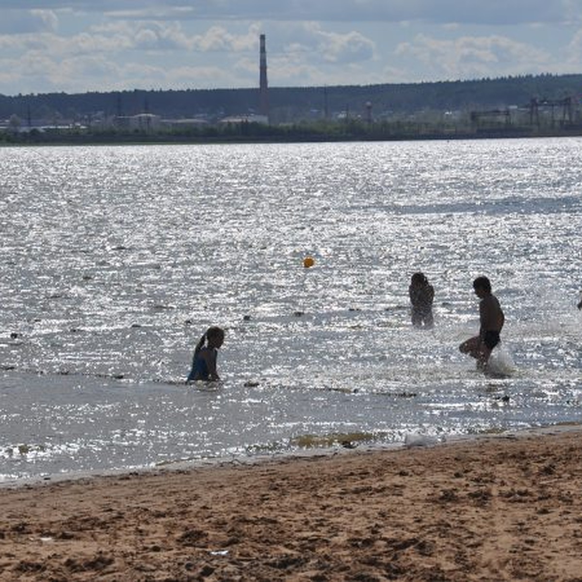 Водные процедуры: где ижевчанам искупаться в жару? - KP.RU