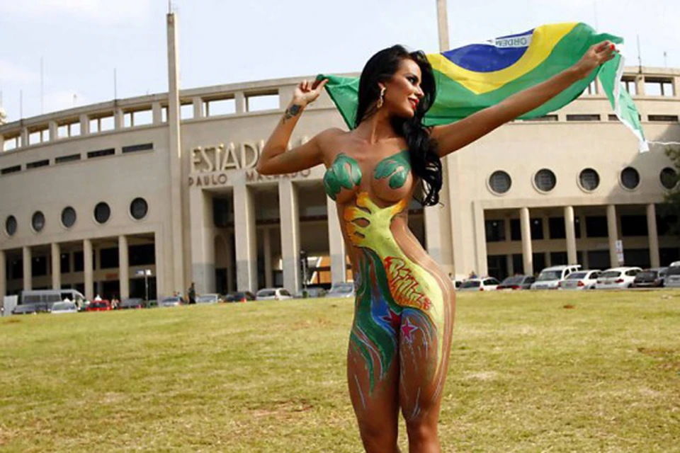 Зная какие сексуальные девушки в Бразилии, местным футболистам будет тяжело соблюдать предписания тренера.