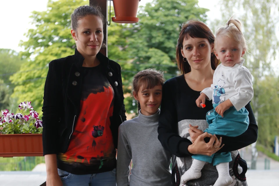 Сейчас беженцы из Донбасса живут в гостинице на Аллее Смелых. Годовалую Артемию уже осмотрели калининградские врачи.