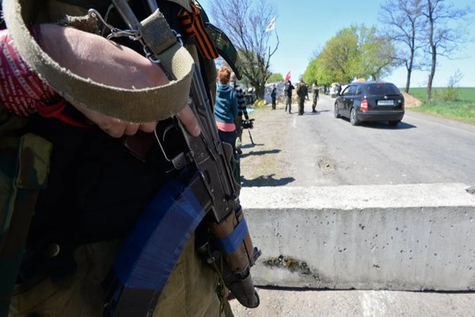 В Славянске продолжаются бои между украинскими силовиками и ополченцами