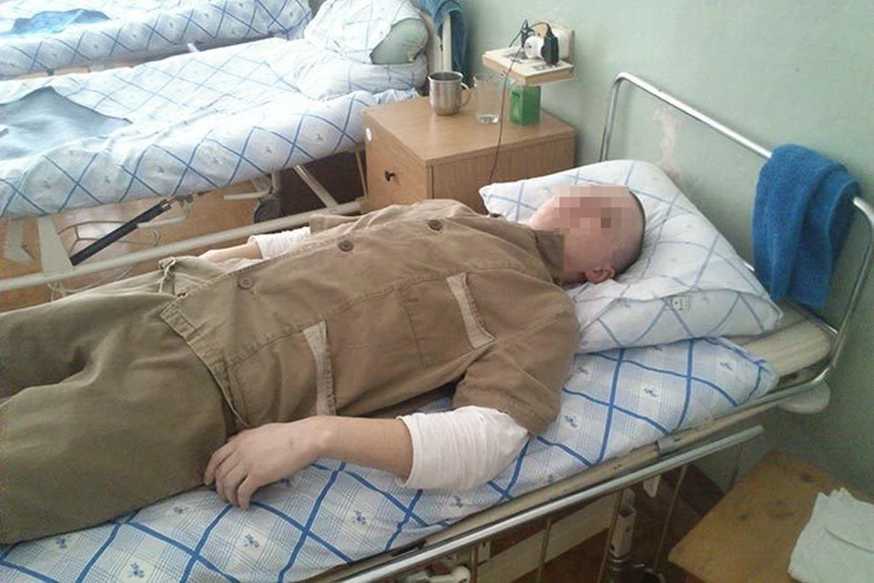 По словам следователей, Стрехолета постоянно били прикладом