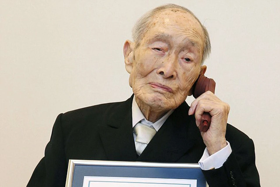 Сакари родился 5 февраля 1903 года в префектуре Фукушима