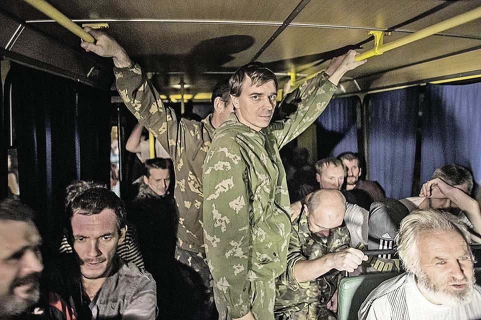 Освобожденные из плена ополченцы и мирные жители - живые свидетели бесчинств киевских карательных отрядов.
