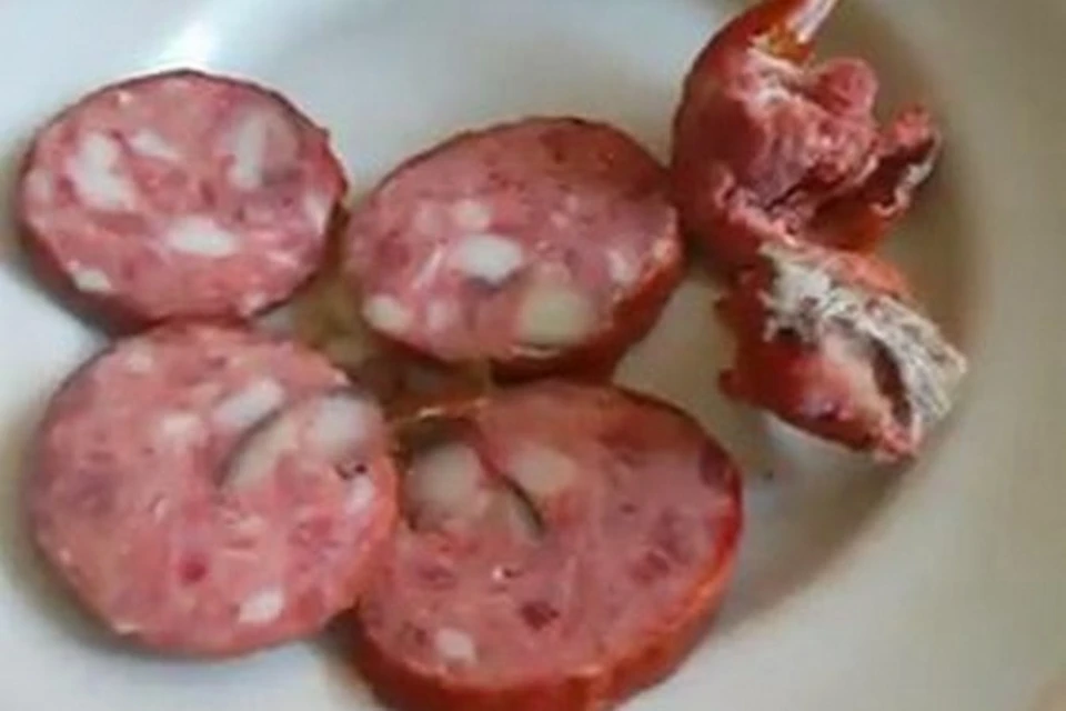 Крысий хвост в колбасе. Крысиный хвост в колбасе. Попался на колбасе. Крысий хвост в колбасе. Попался на колбасе.