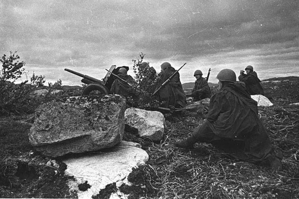 К исходу 14 октября были отсечены пути отхода основной группировки войск 19-го горного корпуса. Фото: Евгений ХАЛДЕЙ.