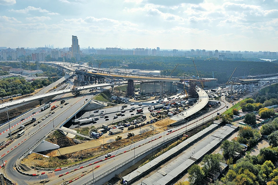 Вид Москвы. На снимке: трасса Масква - Санкт-Петербург.