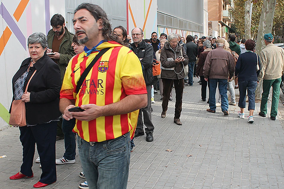 9 ноября были открыты 1300 участков для опроса жителей Каталонии