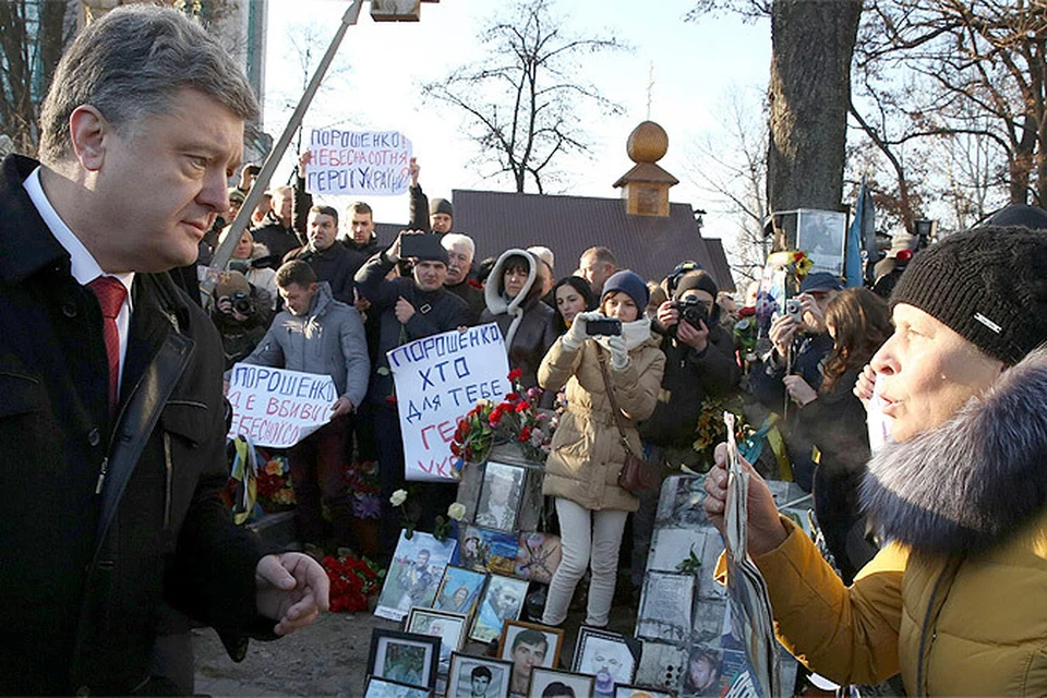 Президента Украины, приехавшего на площадь Незалежности встречали криками «Ганьба»
