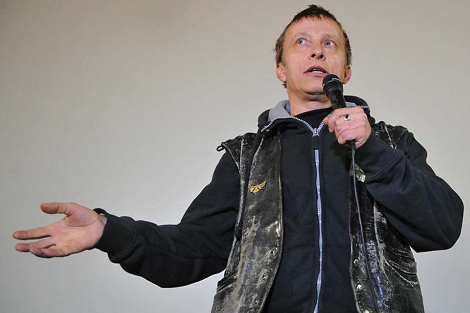 Известный российский актер на один день стал центром культурной жизни в Донецке, устроив в воскресенье в столице ДНР самую настоящую кинопремьеру