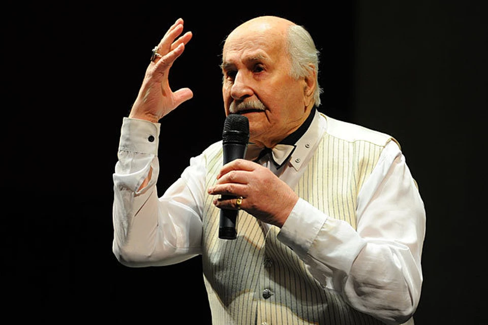 На сегодняшний день Зельдин является старейшим из живущих народных артистов СССР и старейшим «действующим» актером