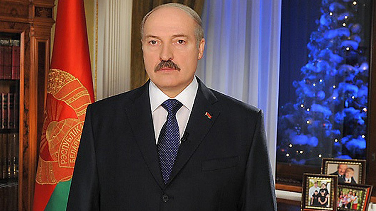 Лукашенко сколько лет в 2024 году исполнится. Лукашенко открытка.